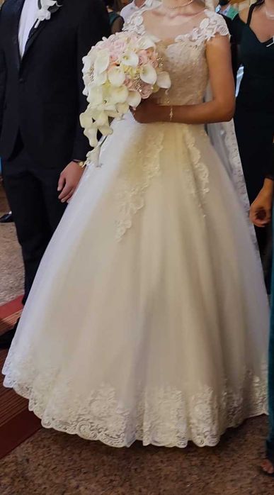 Rochie Mireasa Ivory marimea S-M + 2 Cercuri + Voal