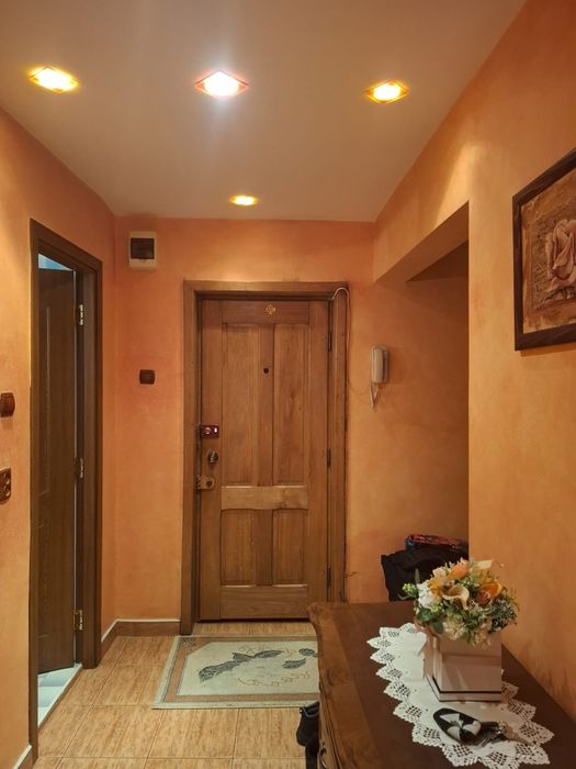 Vând apartament 3 camere