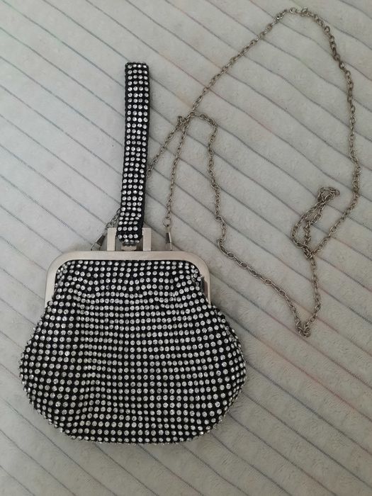 Продам клатч со стразами