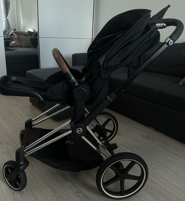 Cybex Priam 4 + чадърче и дъждобран на марката