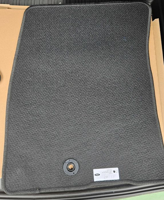 Vând preșuri textile originale Ford Kuga model 2025