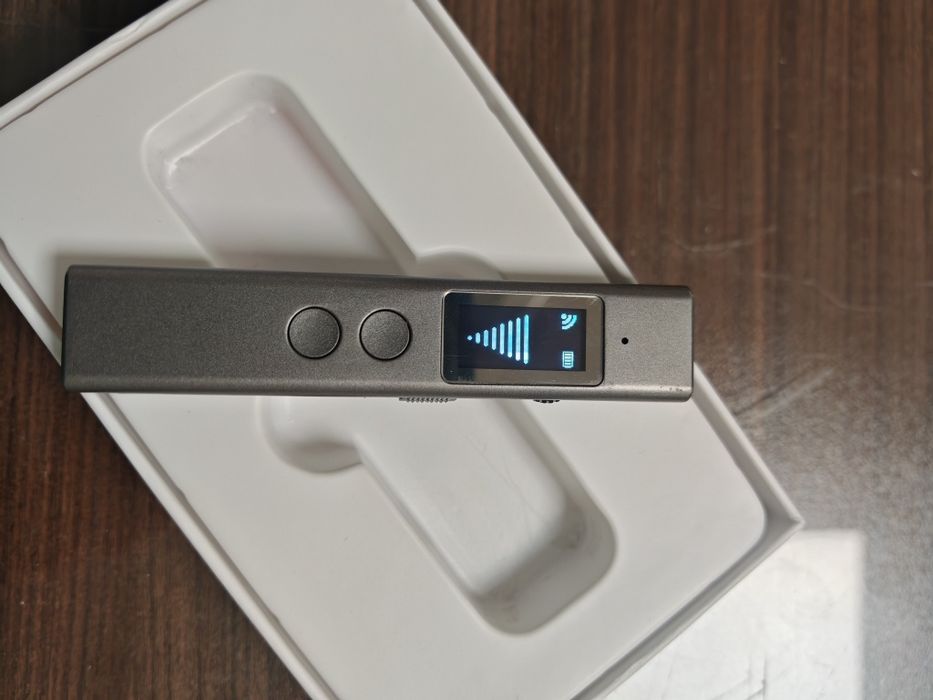 Компактен Детектор за скрити камери и подслушвателни устройства