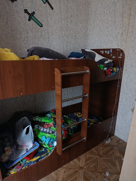 Продам кровать двухъярусная