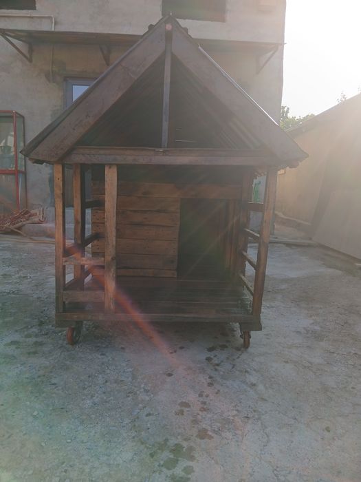 Дом на колёсах для собаки.