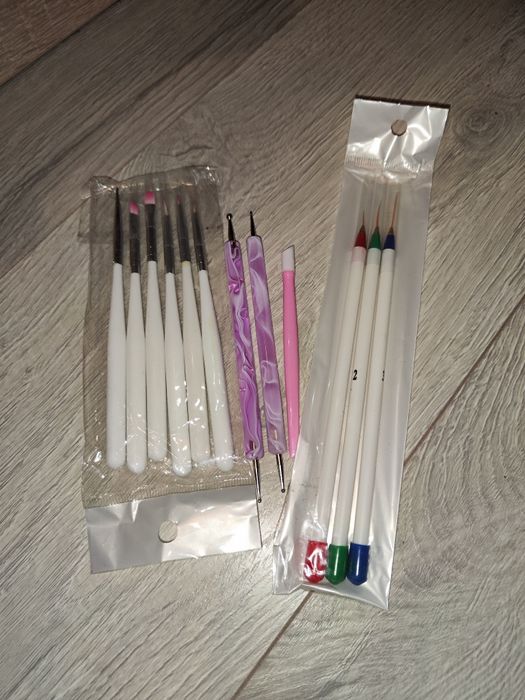 Голям комплект за маникюр – печка, изглеждащ гел, четки, декорации