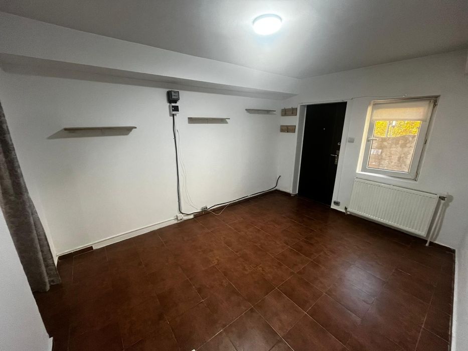 Spatiu de închiriat Podu Ros-Nicolina