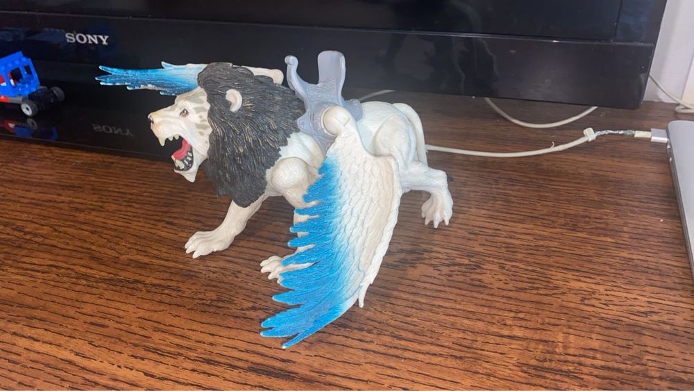 Лев с крыльями 5000 тг