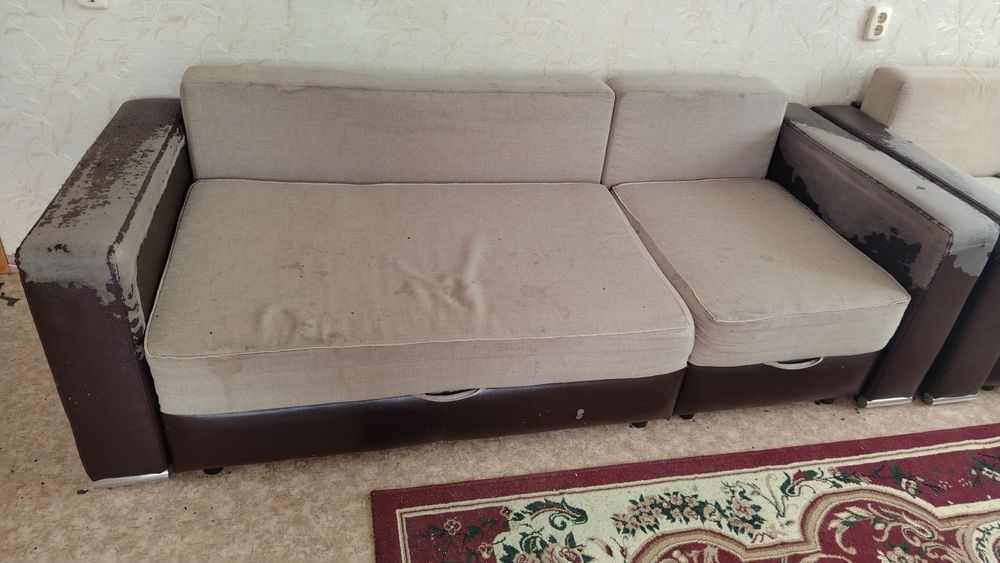 Диван бесплатно.