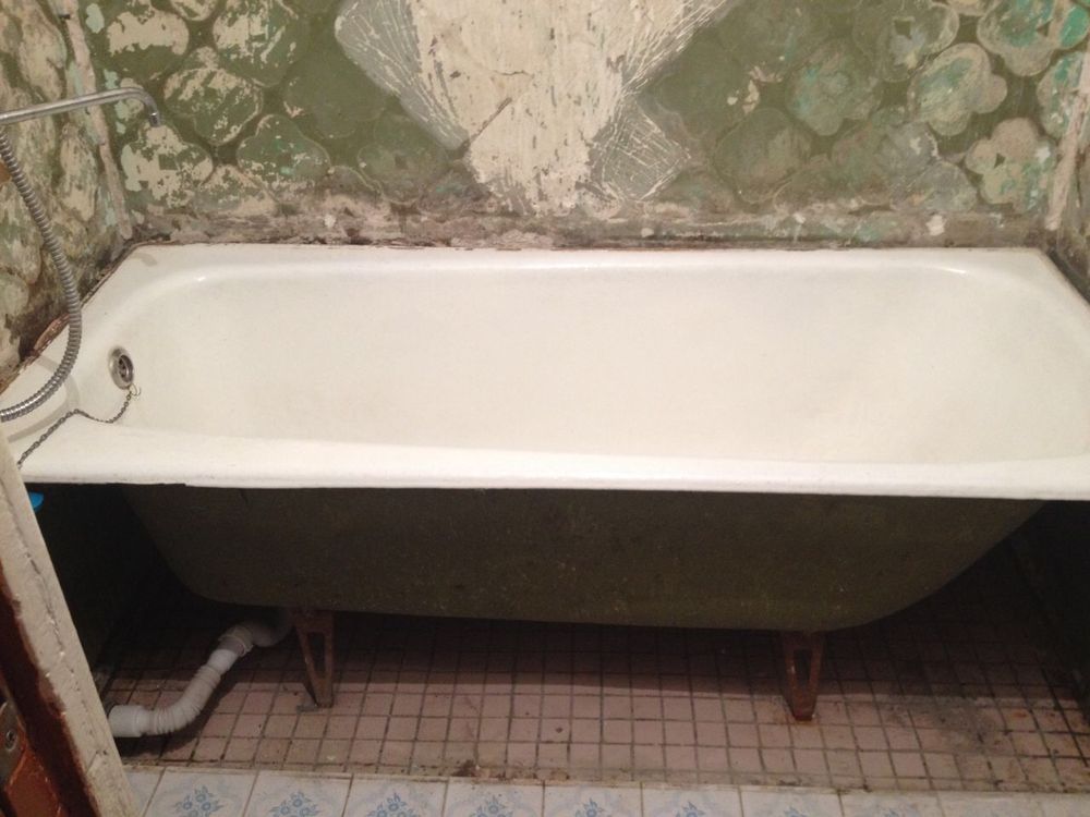 Чугунная ванна бу. Старая чугунная ванна. Советская чугунная ванна. Советские ванны из чугуна. Старая Советская ванна.
