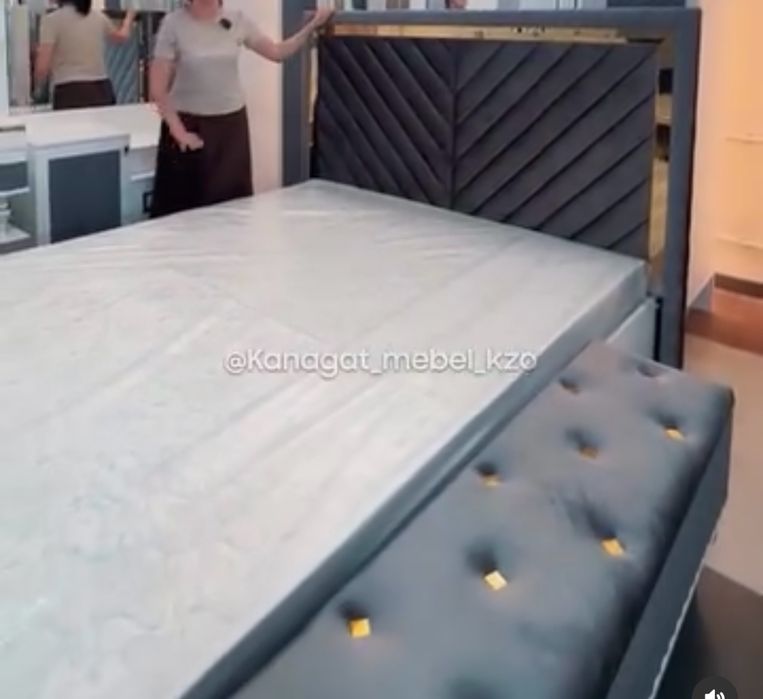 Кровать двуспальная