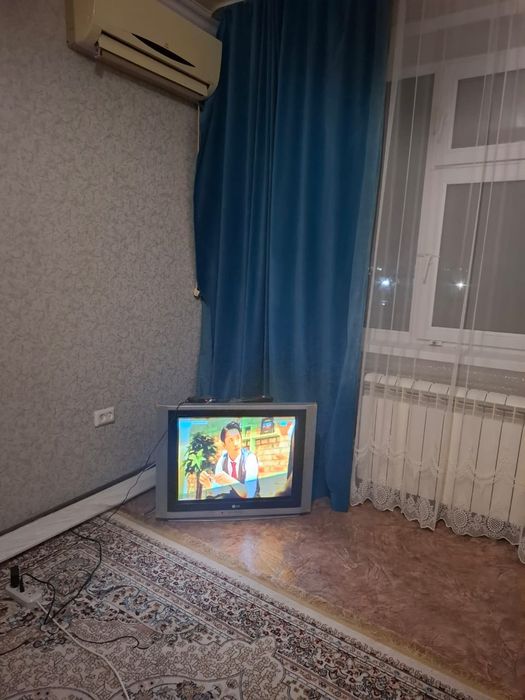 Продам телевизор LG ламповый ( простой)