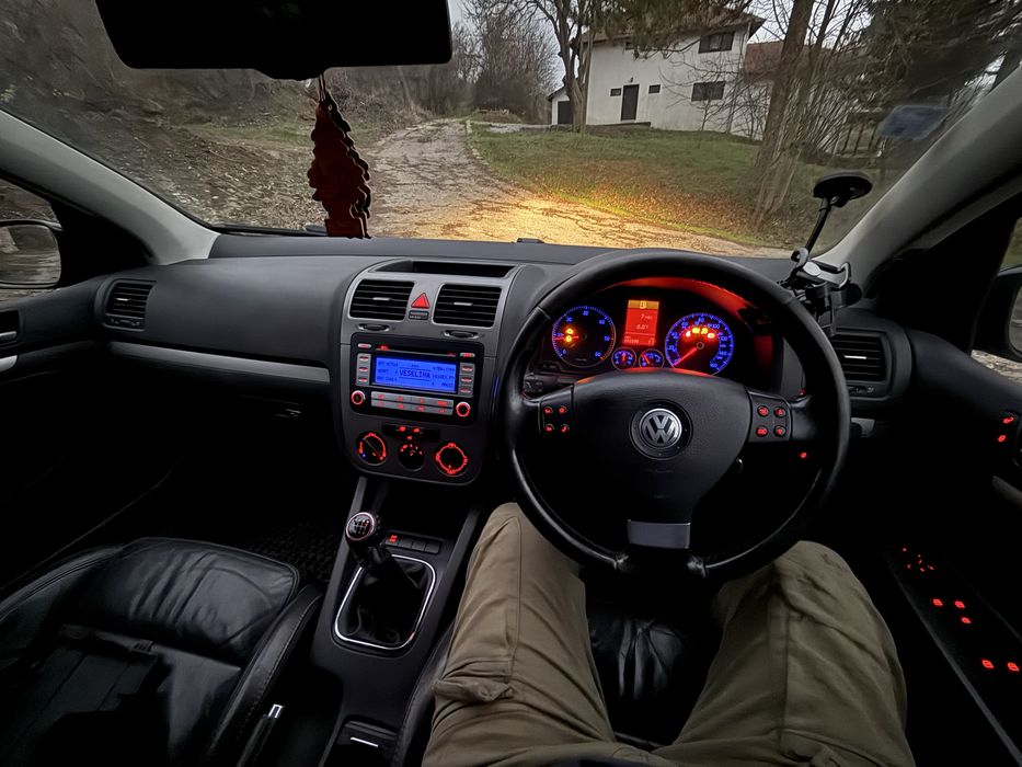 Volkswagen Golf V 1.9 TDI BXE на части !