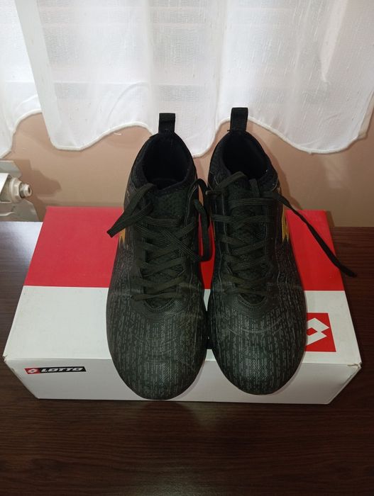 Оригинални бутонки Lotto