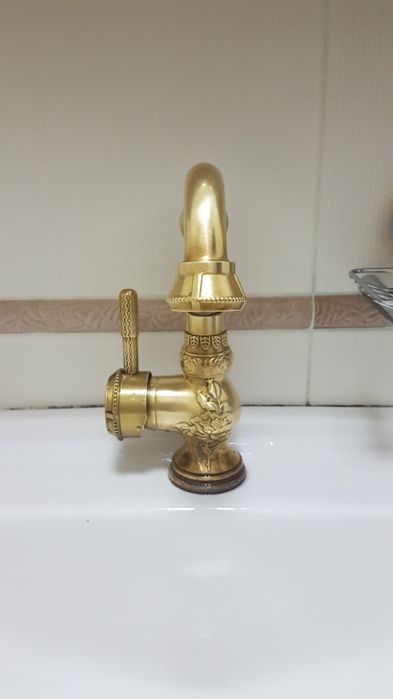 Продам смеситель для раковины