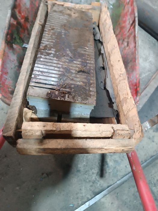 Продам   магнитный стол 56см/20см