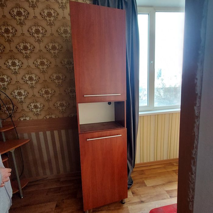 Шкаф доя кухни с местом для микроволновки