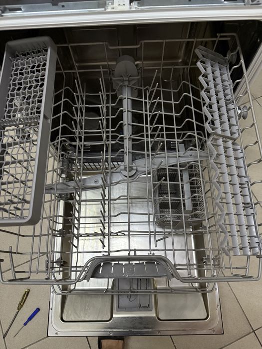 Продаётся посудомоечная машина Bosch