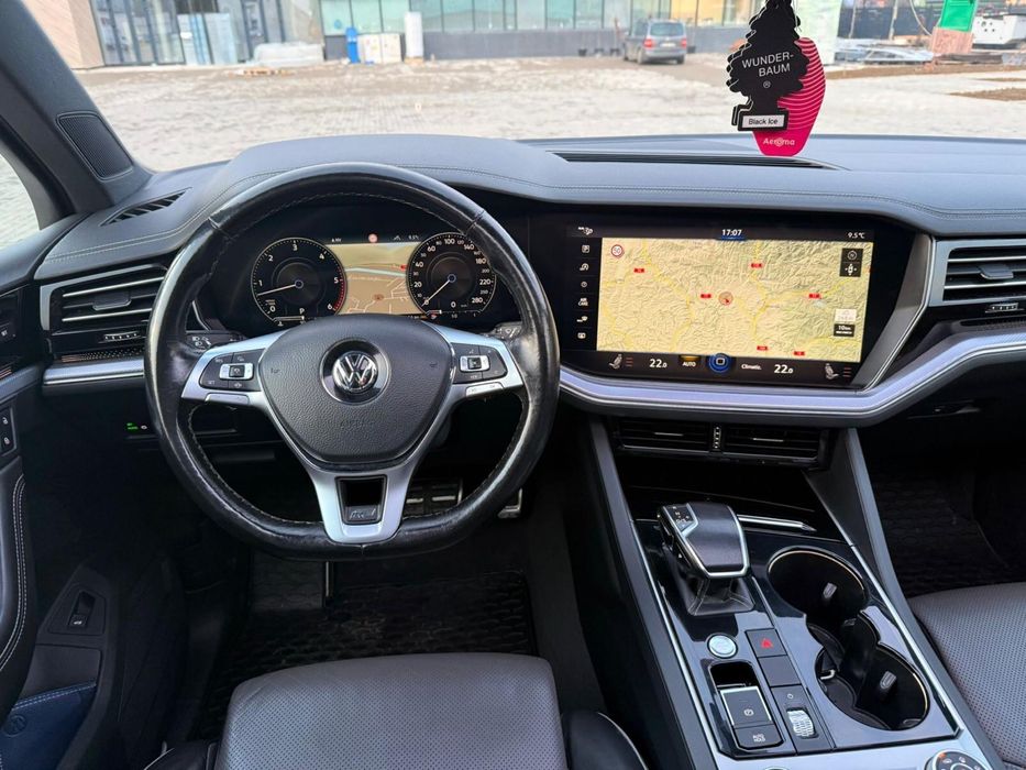 WV TUAREG 2019 impecabil