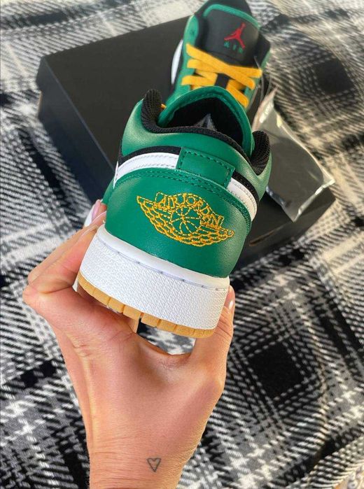 Кроссовки: Nike Air Jordan 1 Low SE Green Christmas