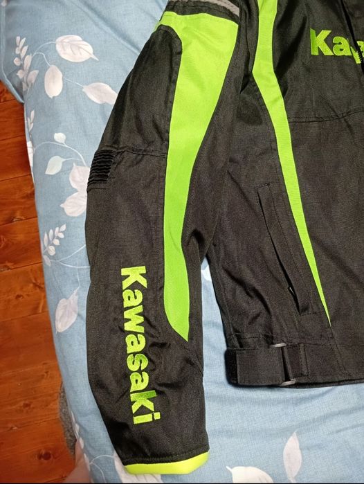 Продам мото куртка новый