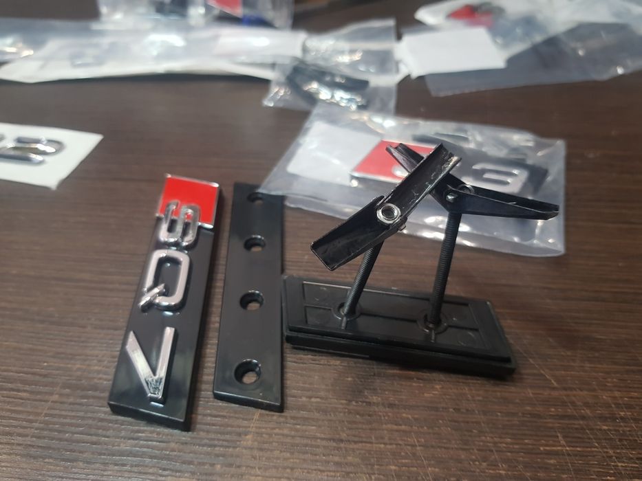 Емблема за маска на Audi SQ7 RS4 S3 S5 S6 S4 S8