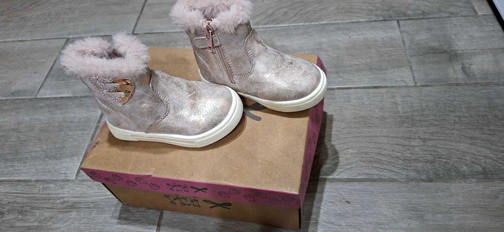 Бебешки обувки много запазени