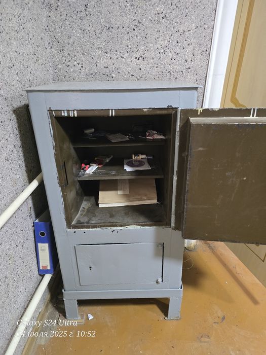 Продаётся сейф двух камерный не сгораемый