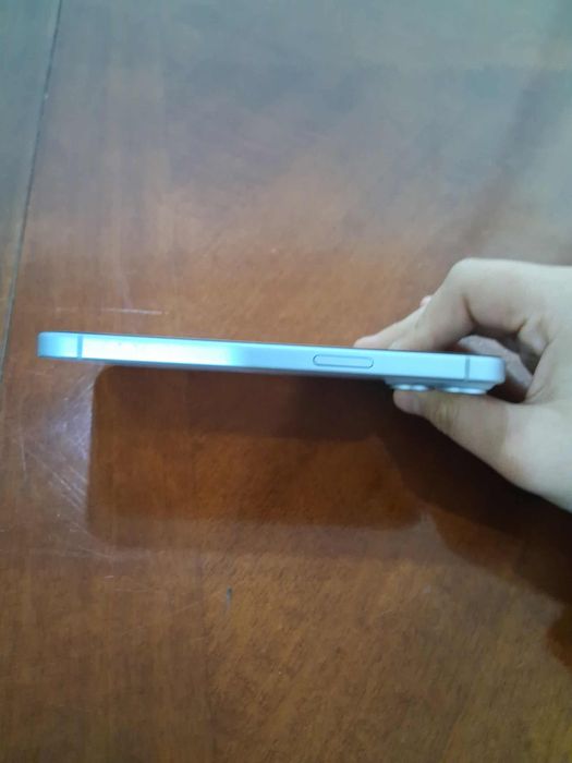 Vand iphone 15 128GB