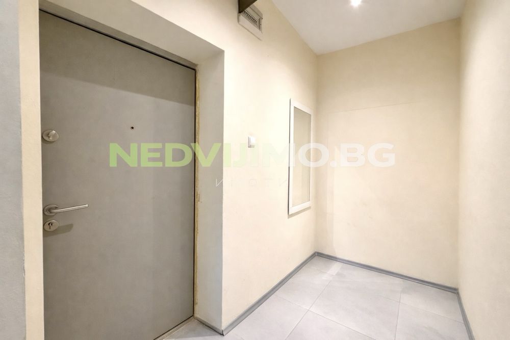 Двустаен апартамент в Гръцка Махала под наем