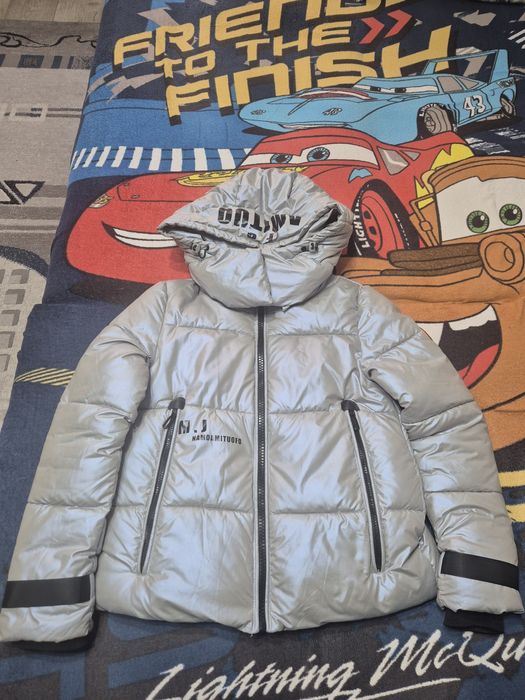 Продам куртки размер s m