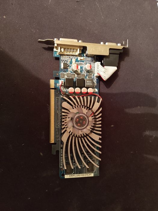 Продам карту gt 220 на 1 гиг