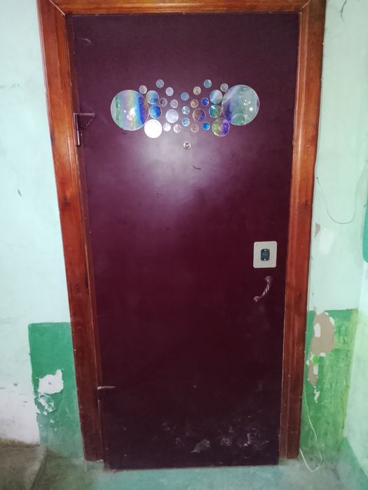 Металлическая дверь