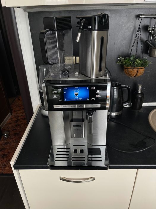 Кафемашина Delonghi Primadonna Exclusive ESAM6900
