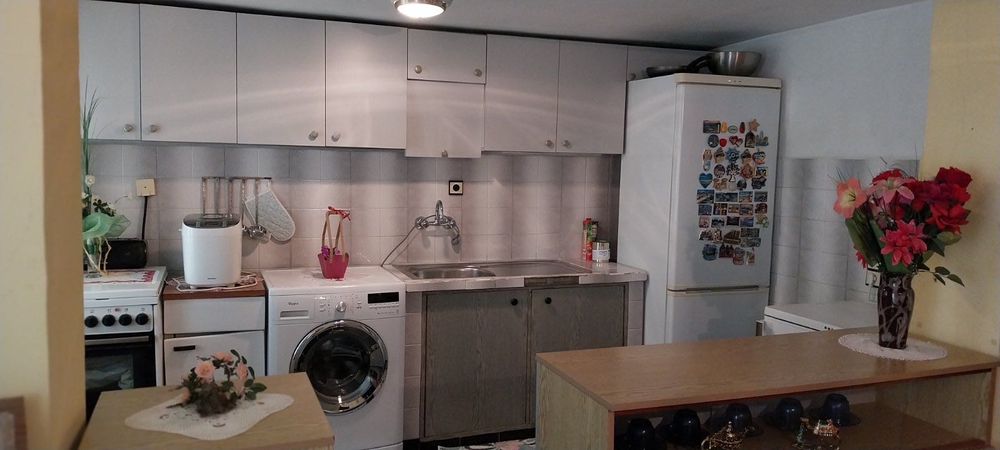 Продава масивна къща в гр. Ловеч, кв. Вароша