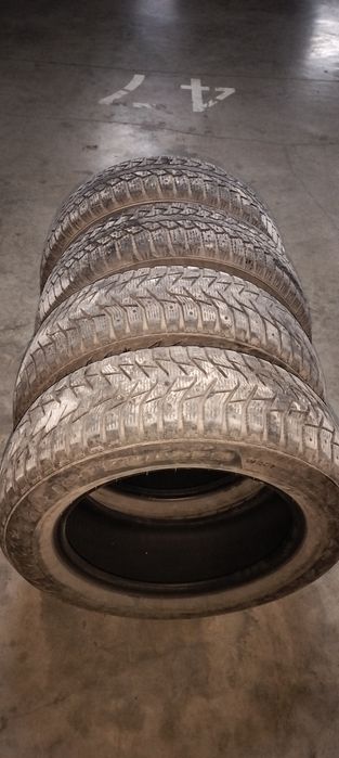 Продам зимние шины в хорошем состоянии
