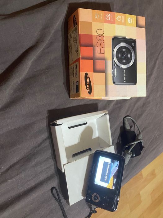 Продавам цифров фото апарат SAMSUNG ES80