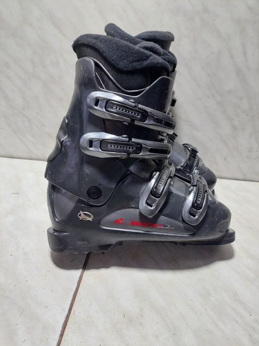 Clapari ski schi Nordica mondo 25-25,5 corespunde mărimii 38-39