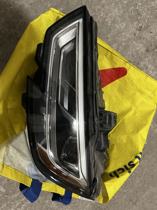 Ляв оригинален фар за Ауди А3