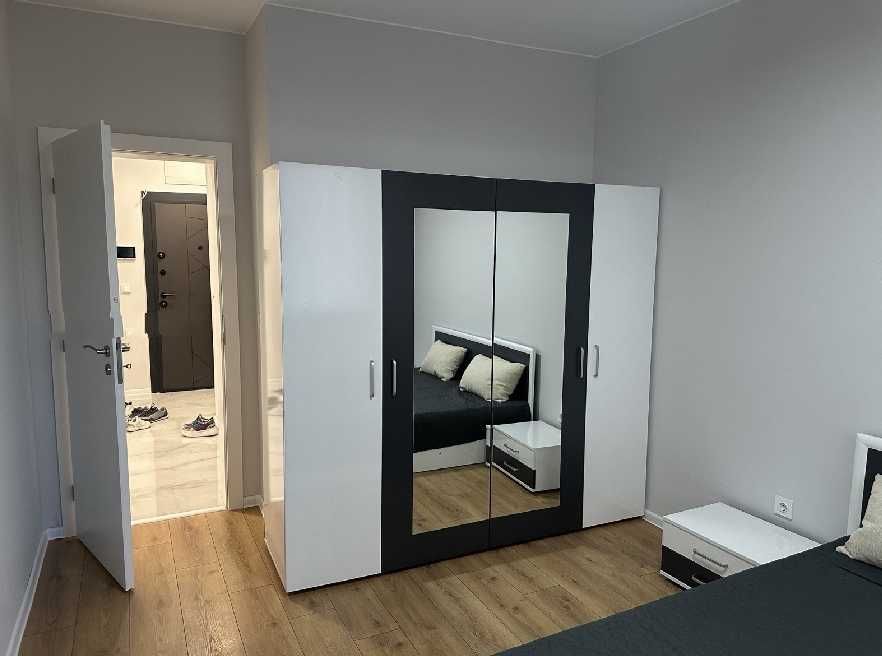 Дава се под наем Тристаен апартамент в София, Център - 110 кв.м за 700 € - Снимка #2