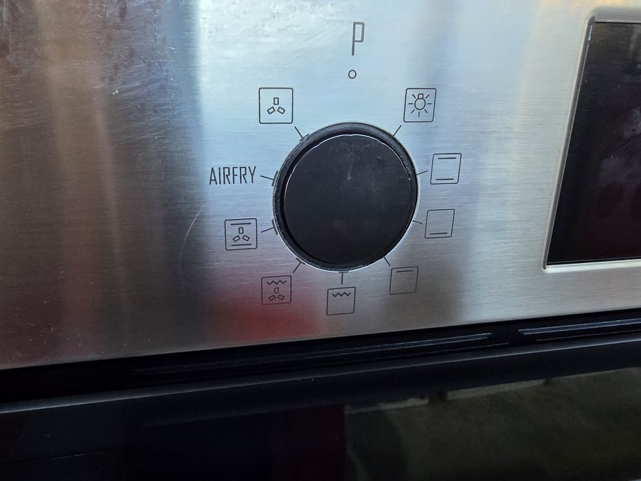 Нова фурна за вграждане с Air Fry Snaige/Снайге 76 литра