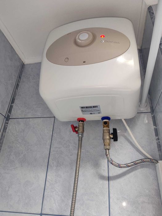 Boiler electric Chaffoteaux (Ariston) 15 Litri, 1200 W, nou. in garantie