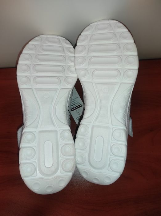 Чисто нови дамски обувки естествена кожа на Тенденз номер 40