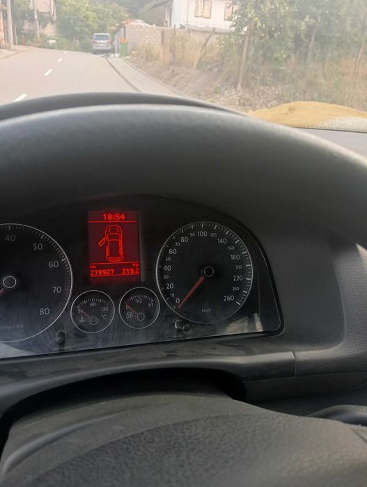 Продавам Фолксваген тауран метан и бензин