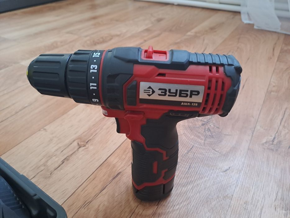 Продам шруповерт новый 12 волт