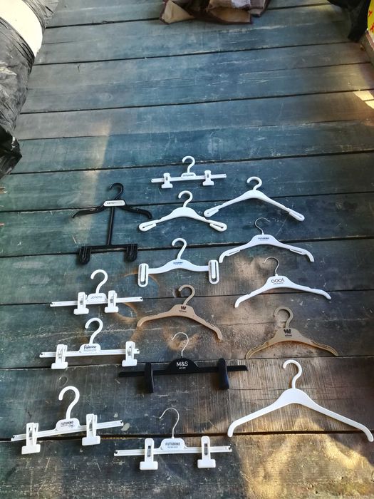 Демисезонные плащ,куртка, плечики