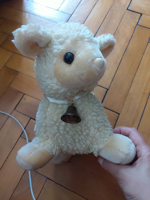 Плюшена играчка овца