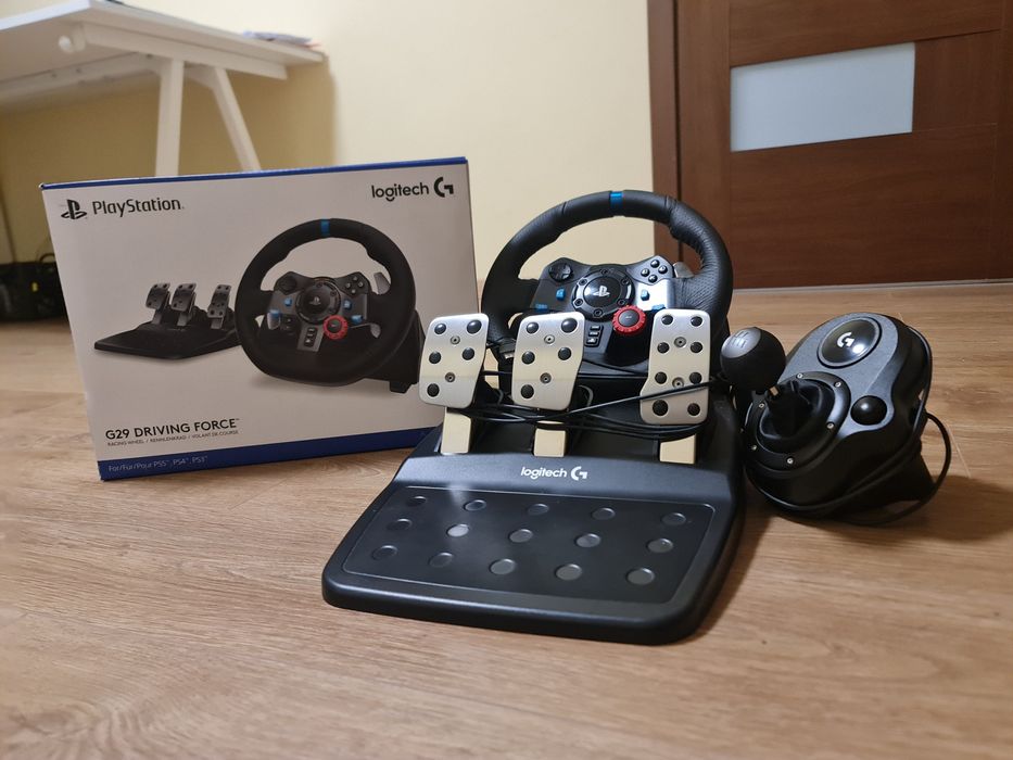 Vând volan Logitech g29