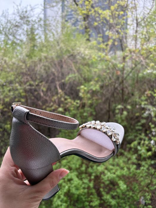 Sandale elegante