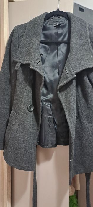 Scurta Zara .de iarna .L. la 30 lei.In state buna