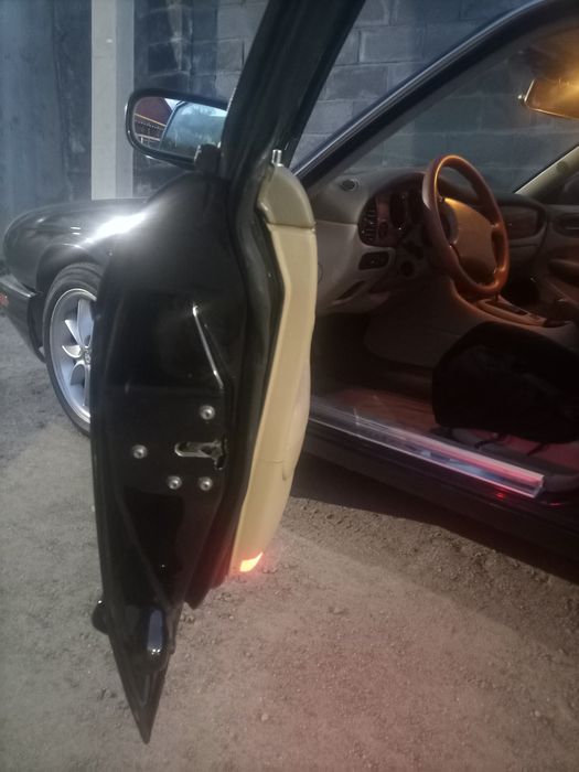 Продам авто ягуар XJ